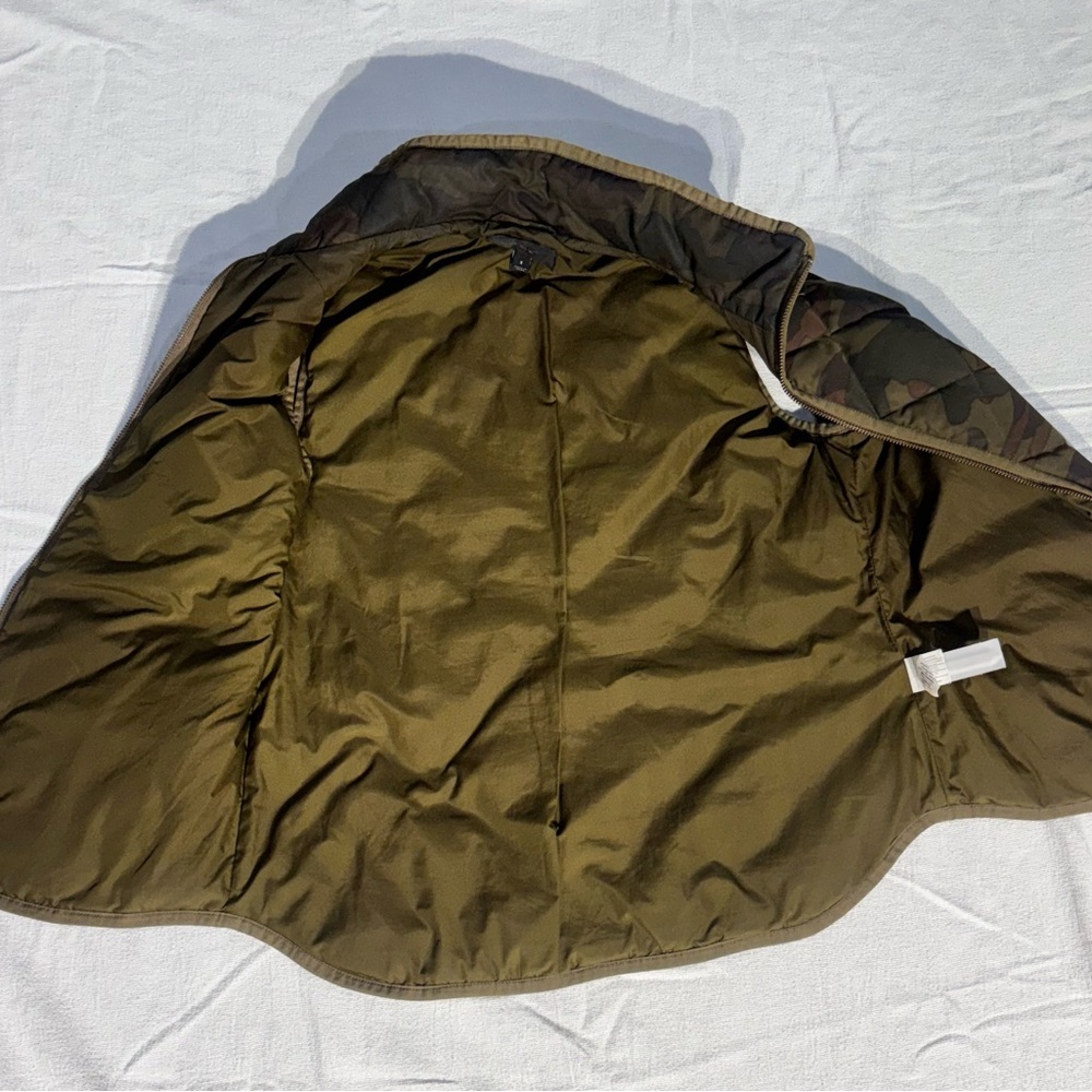 J.Crew Camo Quilted Down Puffer Vest Men’s‎ Small Green Zip Insulated Sleeveless - Picture 9 of 14